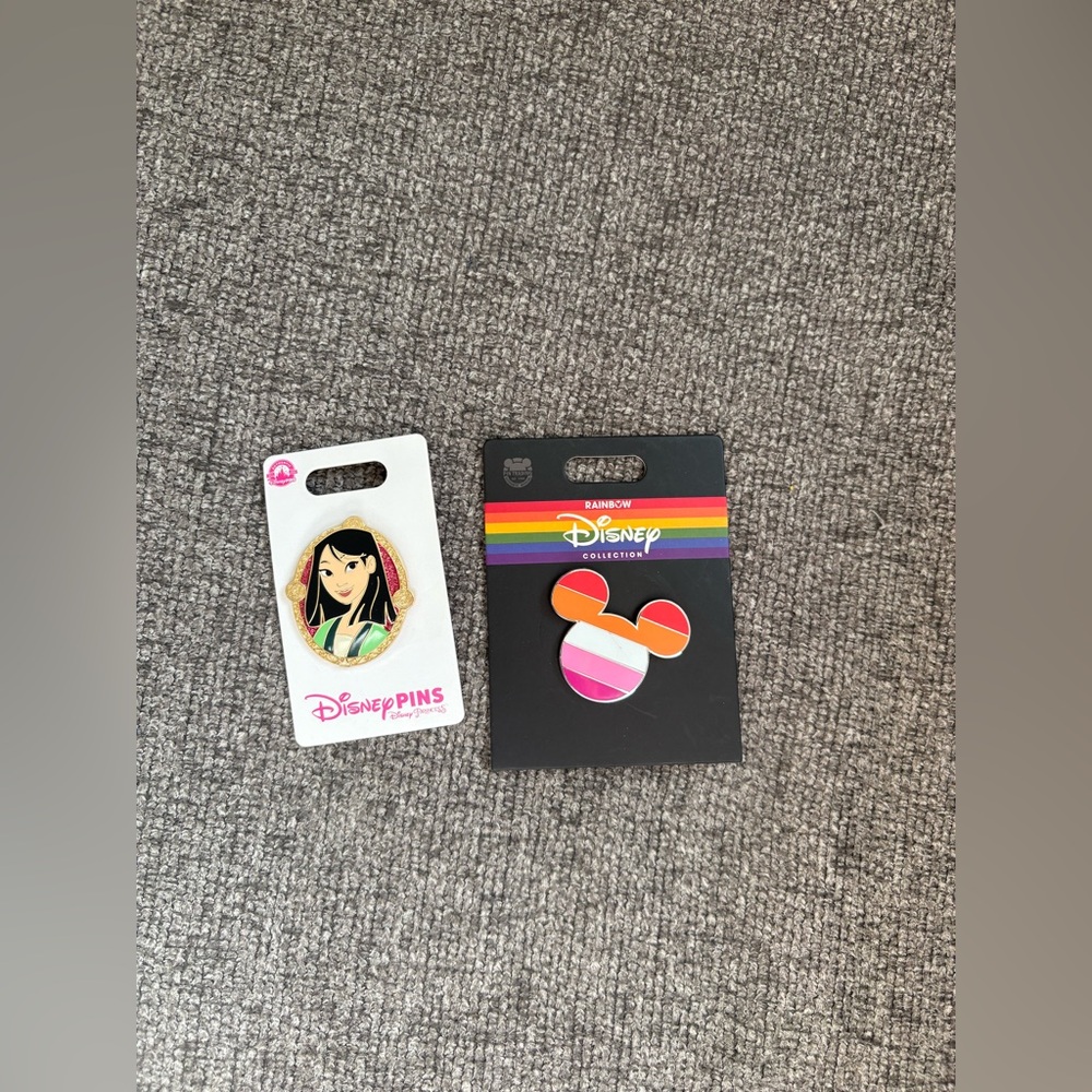 Disney pins set mulan/mickey mouse